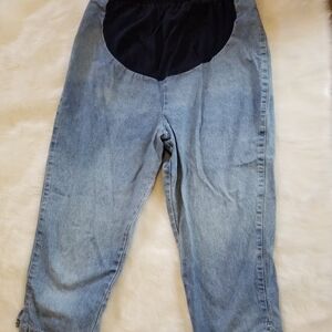 Chambray blue denim maternity capri ants